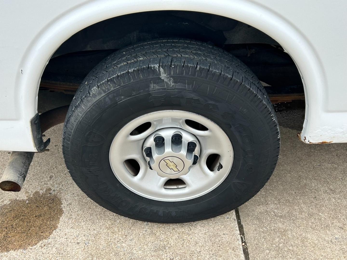 2012 White /Gray Chevrolet Express 2500 Cargo (1GCWGFCB4C1) with an 6.0L V8 OHV 16V FFV engine, 6-Speed Automatic transmission, located at 17760 Hwy 62, Morris, OK, 74445, (918) 733-4887, 35.609104, -95.877060 - Photo#22